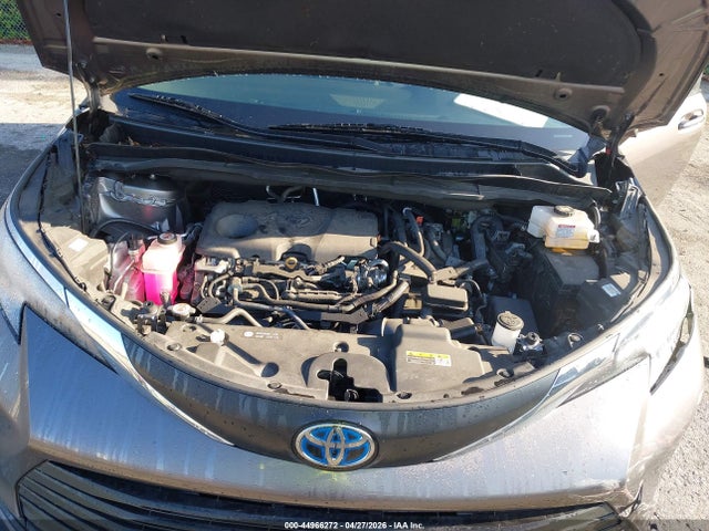 Toyota Sienna Le