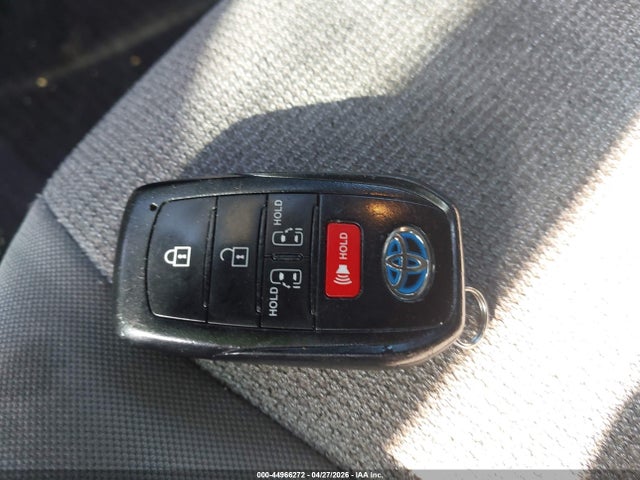 Toyota Sienna Le
