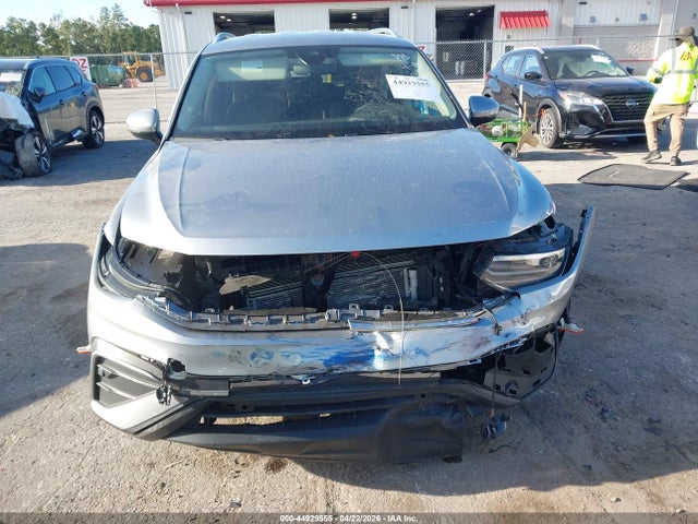 Volkswagen Tiguan 2.0t Se