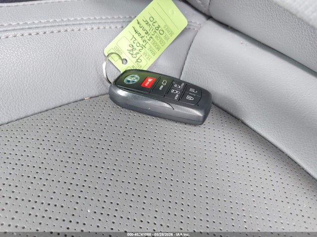 Toyota Sienna Limited