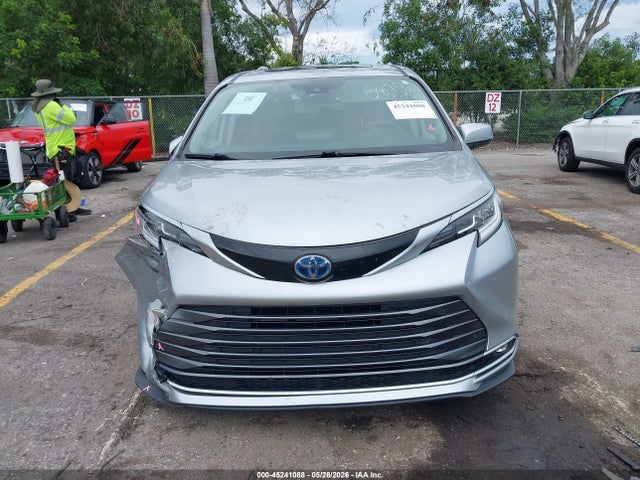 Toyota Sienna Limited