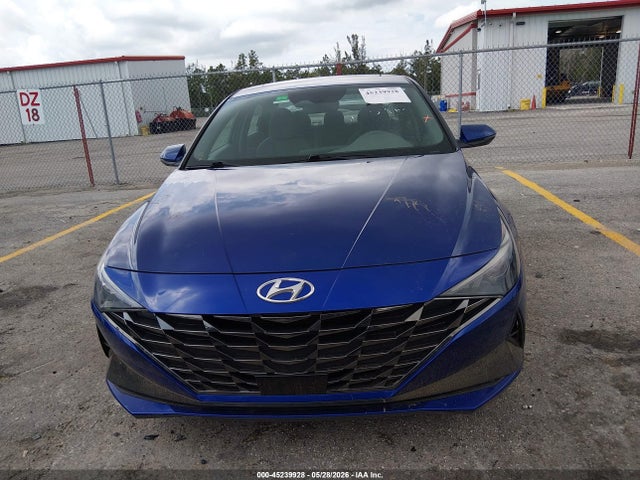 Hyundai ELANTRA Sel