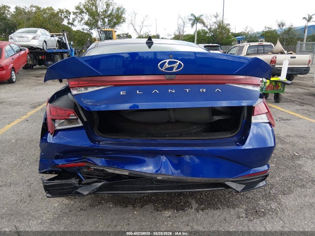 Hyundai ELANTRA Sel