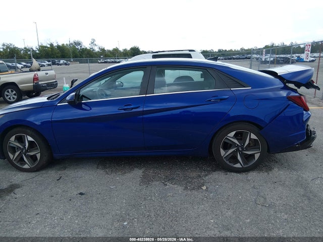 Hyundai ELANTRA Sel