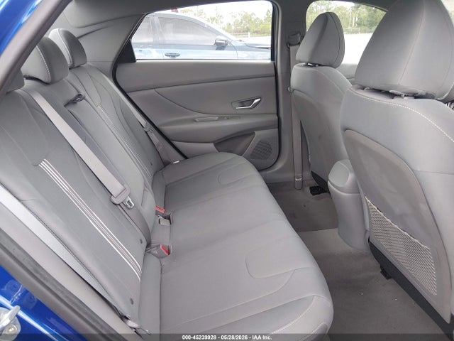 Hyundai ELANTRA Sel