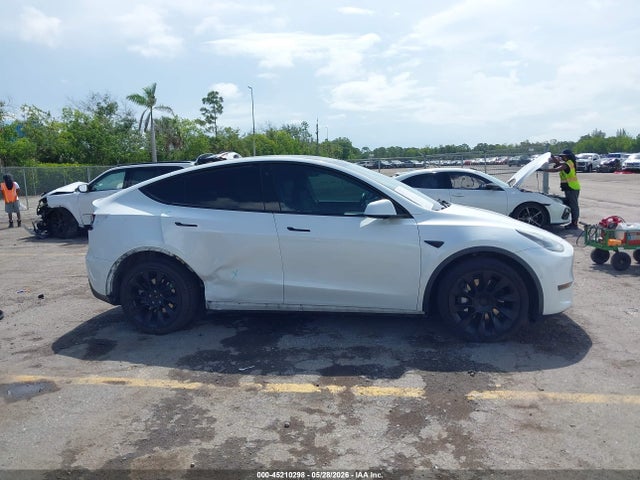 Tesla Model Y Long Range Dual Motor All-wheel Drive