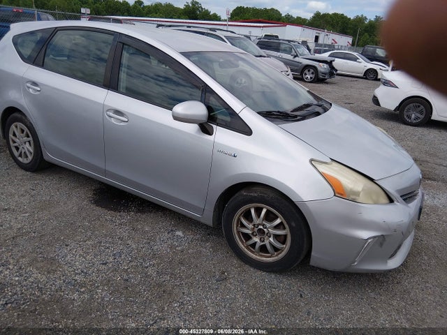 Salvage Toyota Prius v Image