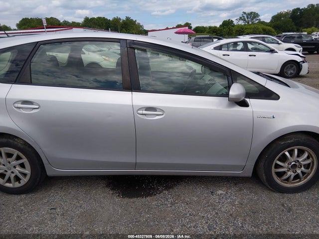 Toyota Prius v Three