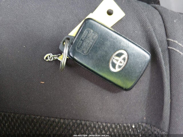 Toyota Prius v Three