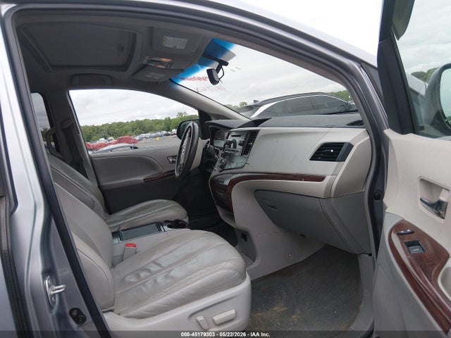 Toyota Sienna Xle V6 8 Passenger