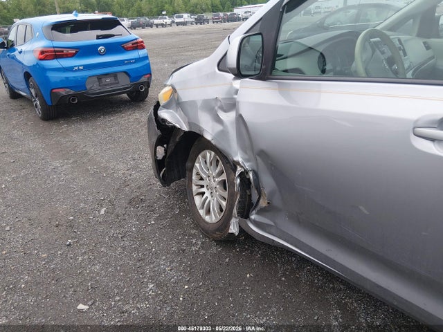 Toyota Sienna Xle V6 8 Passenger