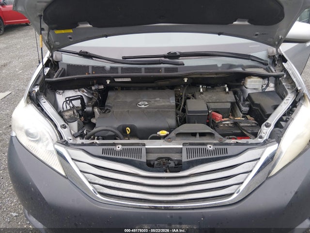Toyota Sienna Xle V6 8 Passenger