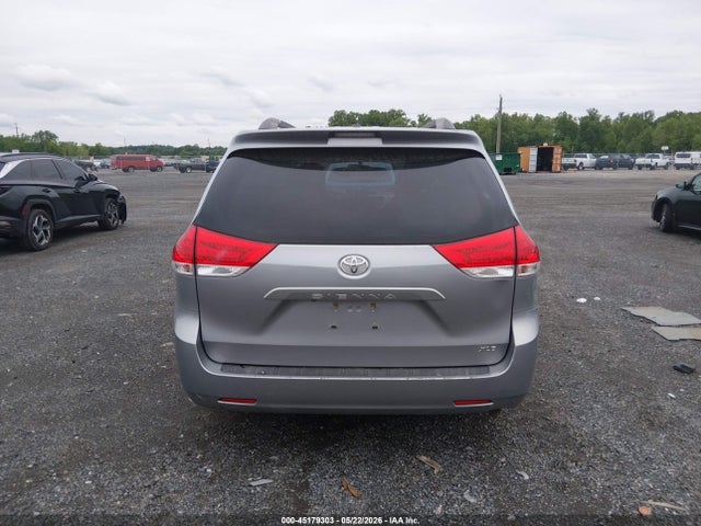 Toyota Sienna Xle V6 8 Passenger
