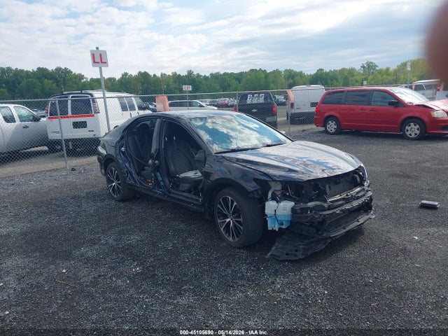 Salvage Toyota Camry Image
