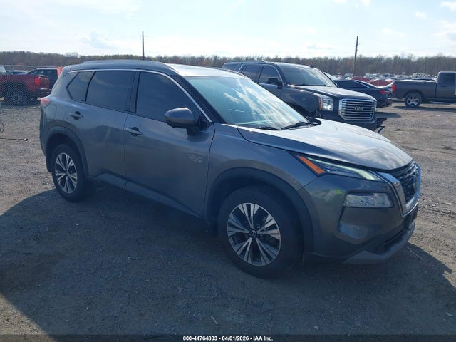Salvage Nissan Rogue Image