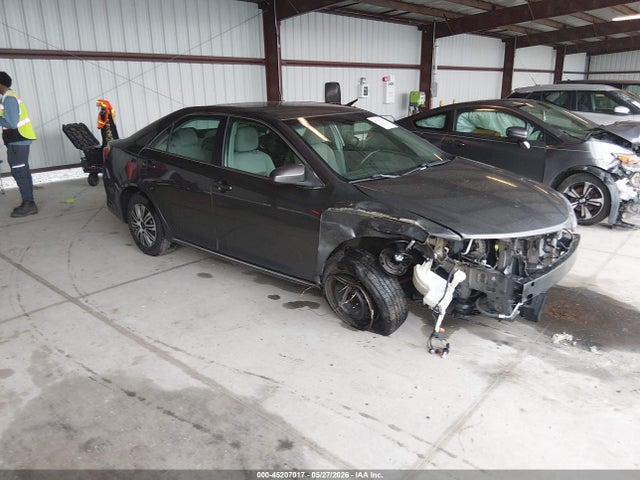 Salvage Toyota Camry Image