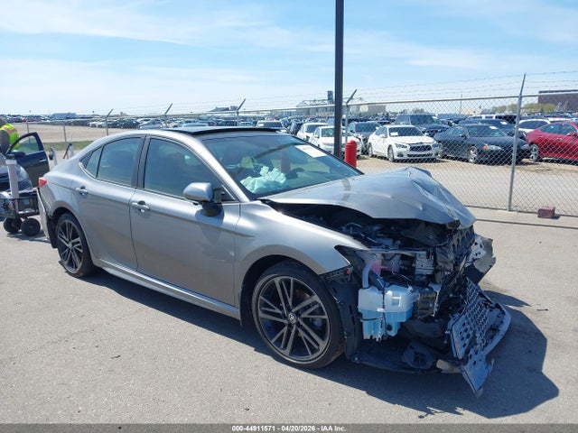 Salvage Toyota Camry Image