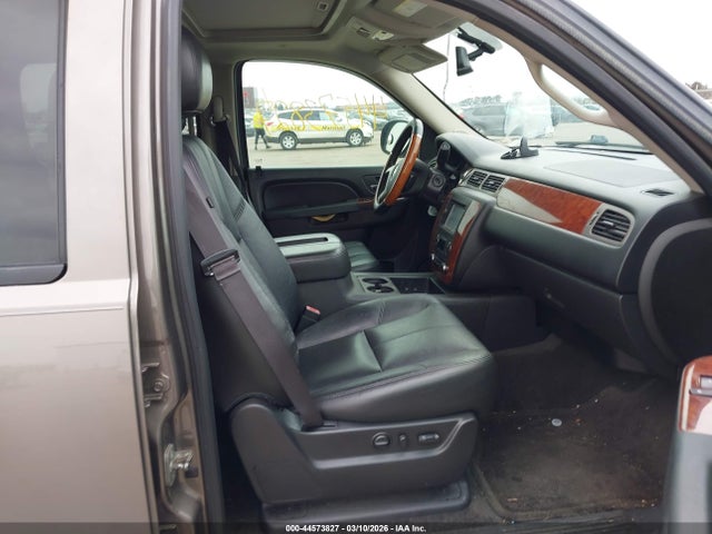 Chevrolet Suburban 1500 Lt