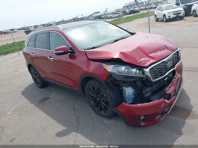 Salvage Kia Sorento Image