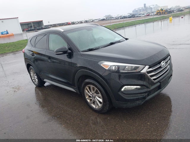 Salvage Hyundai TUCSON Image
