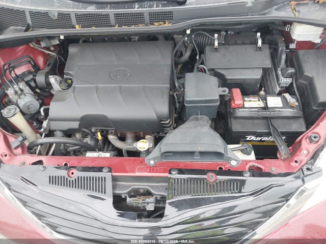 Toyota Sienna Le V6