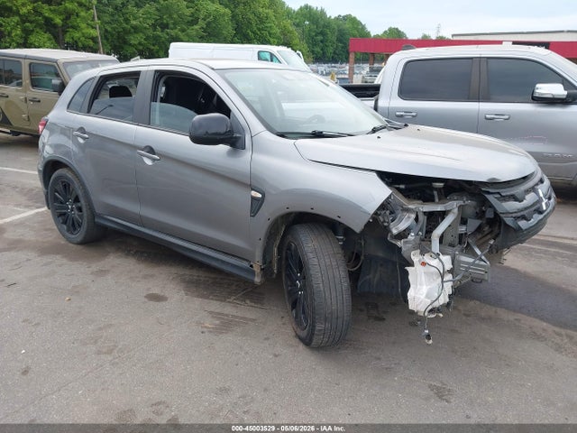 Salvage Mitsubishi Outlander Image