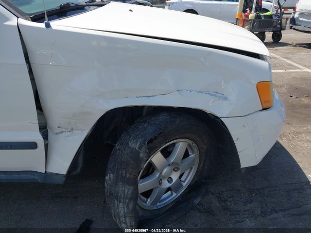 Jeep Grand Cherokee Laredo