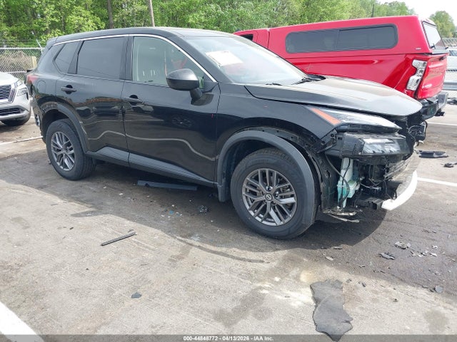 Salvage Nissan Rogue Image