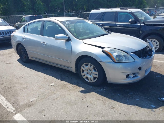Salvage Nissan Altima Image