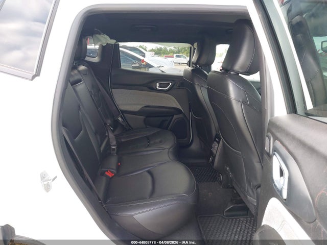 Jeep Compass Latitude Lux Fwd