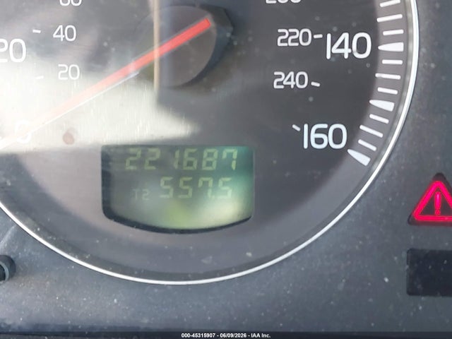 Volvo V70 2.4