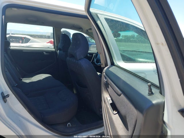 Volvo V70 2.4