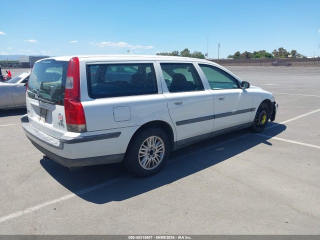 Volvo V70 2.4