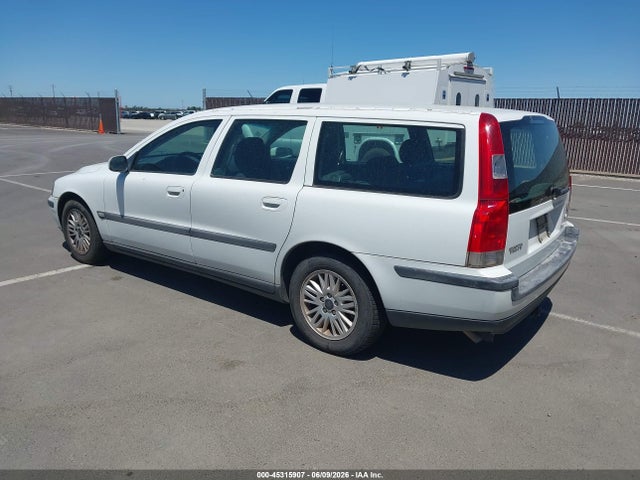 Volvo V70 2.4