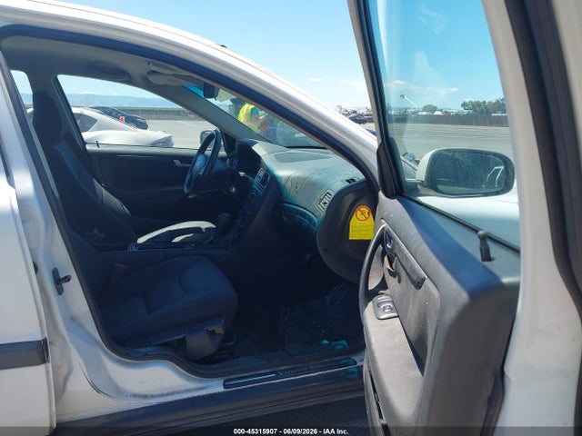 Volvo V70 2.4