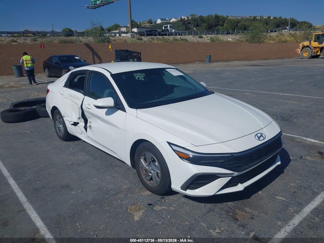 Salvage Hyundai ELANTRA Image