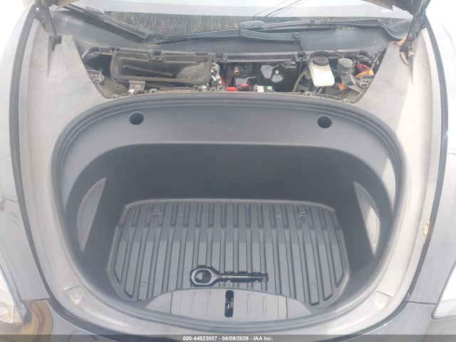 Tesla Model 3 Rear-wheel Drive
