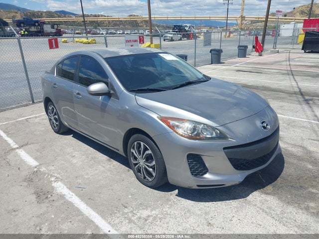 Salvage Mazda Mazda3 Image