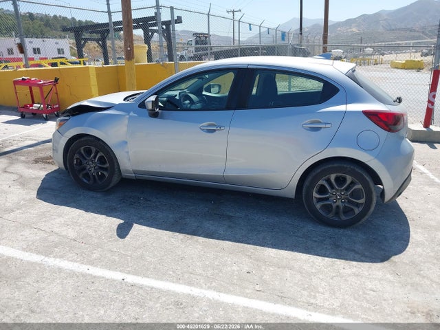 Toyota Yaris Le