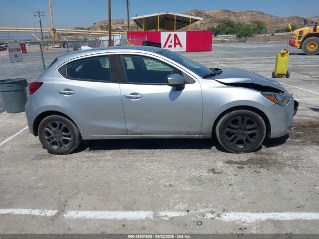 Toyota Yaris Le