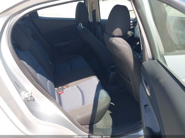 Toyota Yaris Le