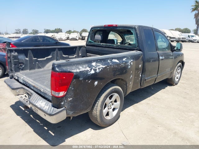 Nissan Titan Se