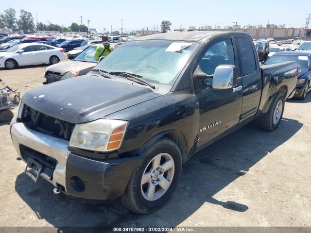 Nissan Titan Se