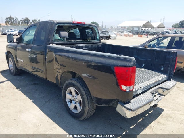 Nissan Titan Se
