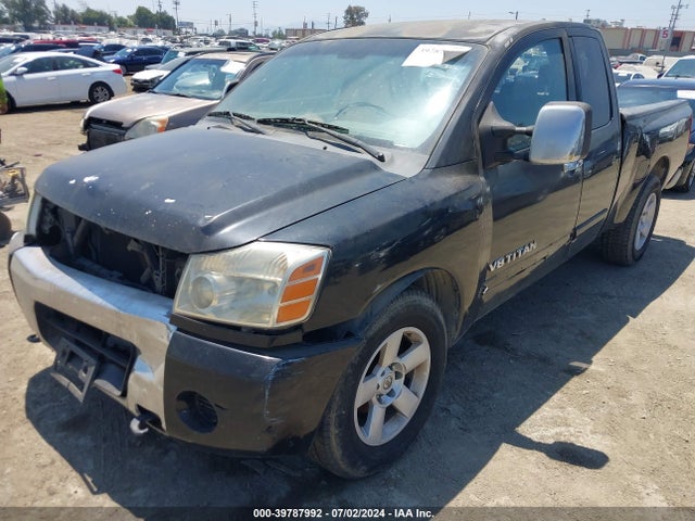 Nissan Titan Se