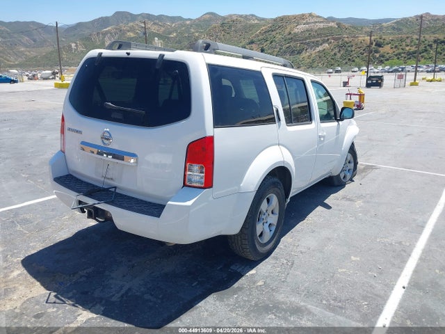 Nissan Pathfinder S Fe+