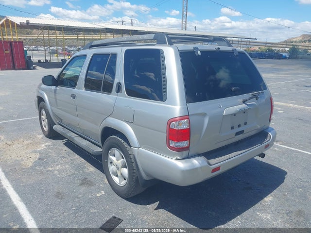 Nissan Pathfinder Se