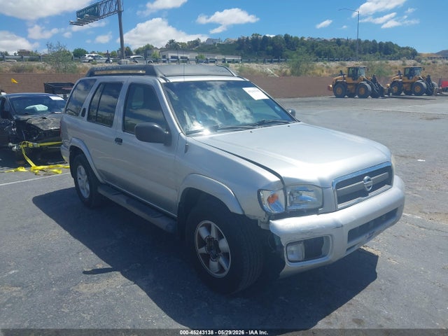 Salvage Nissan Pathfinder Image