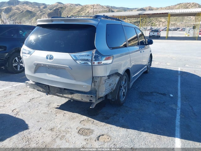 Toyota Sienna Se 8 Passenger