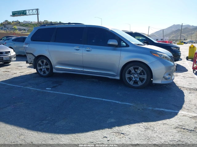Toyota Sienna Se 8 Passenger